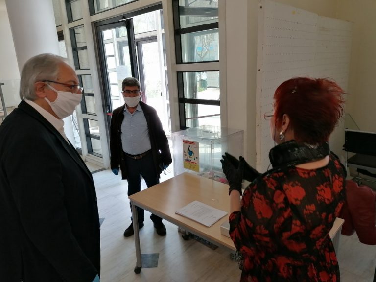 Παρουσία του Δημάρχου Αμαρουσίου Θεόδωρου Αμπατζόγλου η χορήγηση δωροεπιταγών προς τις ευπαθείς κοινωνικές ομάδες