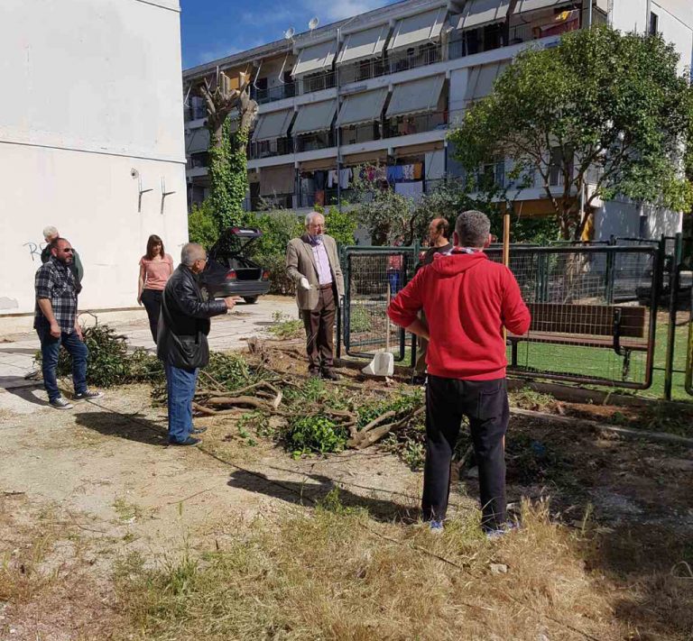 Παρουσία του Δημάρχου Αμαρουσίου Θεόδωρου Αμπατζόγλου οι εργασίες καθαριότητας και συντήρησης πρασίνου στη γειτονιά των Εργατικών Κατοικιών