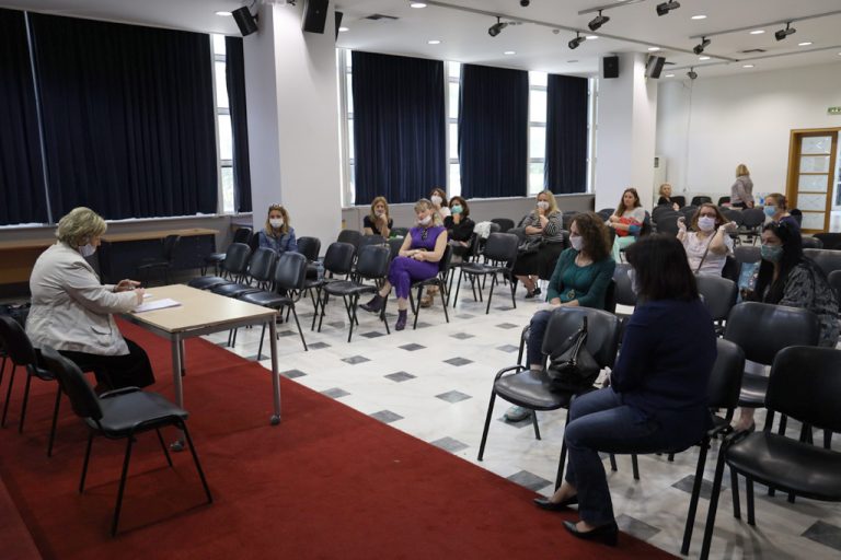 Παράδοση φορητών υπολογιστών στα Νηπιαγωγεία του Δήμου Αμαρουσίου