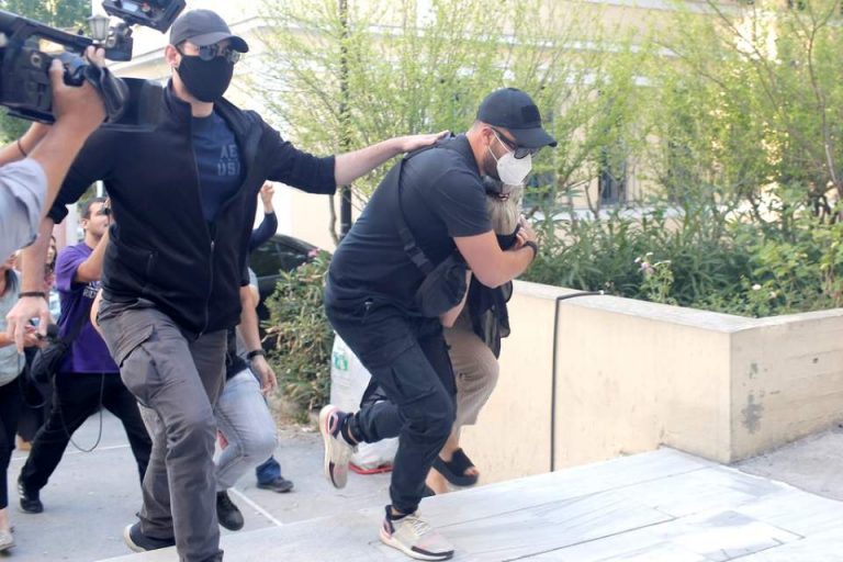 Πώς έφτασε η Αστυνομία στη σύλληψη της 35χρονης που κατηγορείται για την επίθεση με το βιτριόλι.