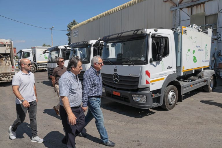 Επίσκεψη του Δημάρχου Αμαρουσίου Θεόδωρου Αμπατζόγλου στο Αμαξοστάσιο του Δήμου