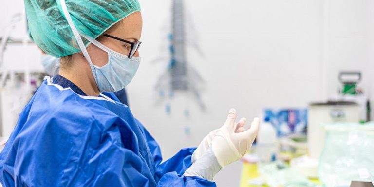 Το κοινό κρυολόγημα ως σύμμαχος κατά της γρίπης (και ίσως του κορονοϊού)