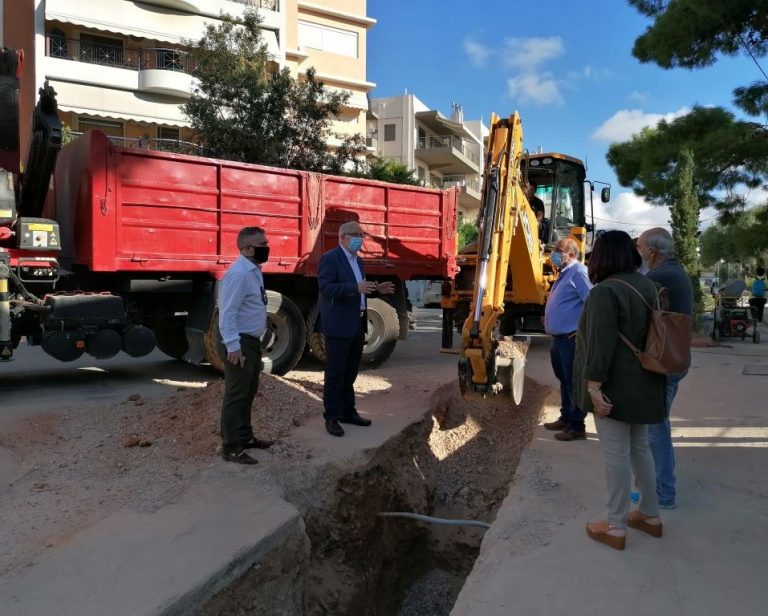 Αυτοψία του Δημάρχου Αμαρουσίου Θεόδωρου Αμπατζόγλου στα αντιπλημμυρικά έργα της περιοχής του Αγίου Θωμά