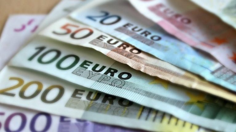 Πιστώνονται σήμερα 253,8 εκατ ευρώ στους λογαριασμούς των πρώτων 42.783 δικαιούχων της Επιστρεπτέας Προκαταβολής Νο3