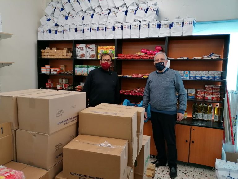 Με μεγάλη συμμετοχή πραγματοποιήθηκε η διανομή ειδών παντοπωλείου στους ωφελούμενους του προγράμματος ΤΕΒΑ – Δήμος Αμαρουσίου