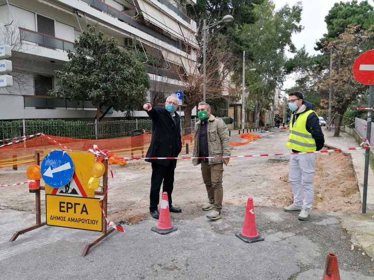 Αυτοψία του Δημάρχου Αμαρουσίου Θ. Αμπατζόγλου σε ασφαλτόστρωση επί της οδού Παν. Τσαλδάρη – Δήμος Αμαρουσίου