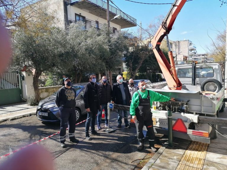 Αυτοψία του Δημάρχου Αμαρουσίου Θεόδωρου Αμπατζόγλου στα σημεία που επιχειρούν τα συνεργεία του Δήμου για την αποκατάσταση των προβλημάτων που δημιούργησε η «Μήδεια» – Δήμος Αμαρουσίου