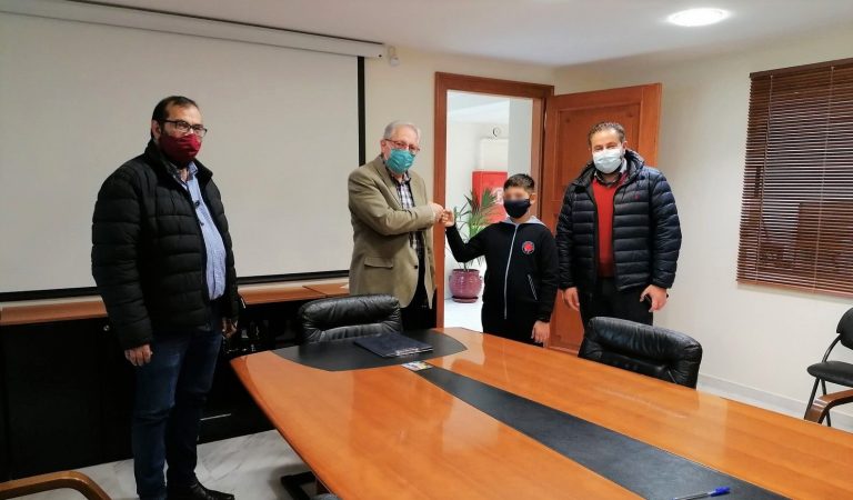 Δωρεά παιδικών φαρμάκων από τους μαθητές της Ελληνοαγγλικής Αγωγής για τις ανάγκες του Κοινωνικού Φαρμακείου του Δήμου Αμαρουσίου – Δήμος Αμαρουσίου