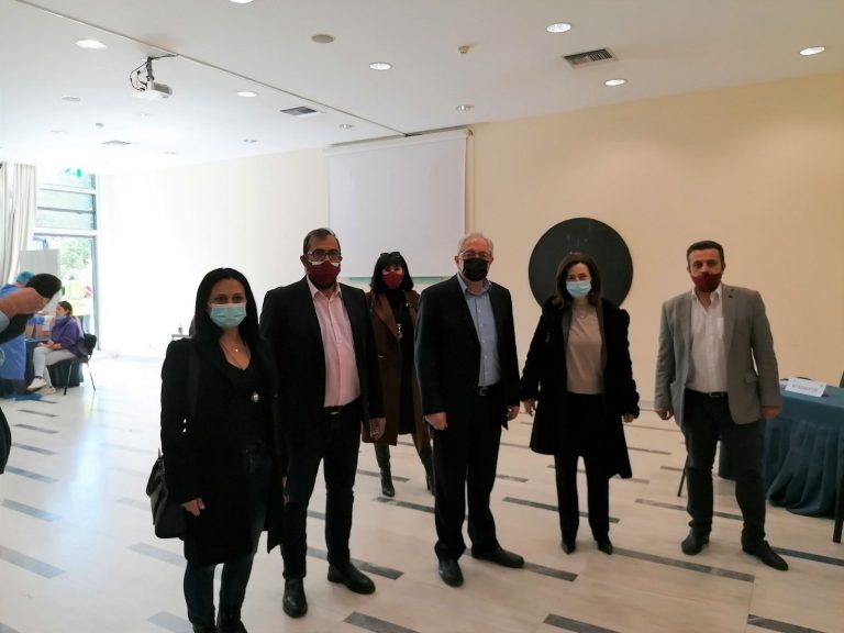 Δωρεάν τεστ ταχείας ανίχνευσης covid-19 πραγματοποιήθηκαν από τον Δήμο Αμαρουσίου σε συνεργασία με την Περιφέρεια Αττικής και τον ΙΣΑ – Δήμος Αμαρουσίου