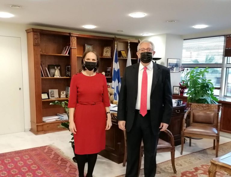 Με τη συμμετοχή εκατοντάδων πολιτών πραγματοποιήθηκε η διαδικτυακή εκδήλωση για την Ημέρα της Γυναίκας με θέμα: «Η Γυναίκα στην Πανδημία» – Δήμος Αμαρουσίου