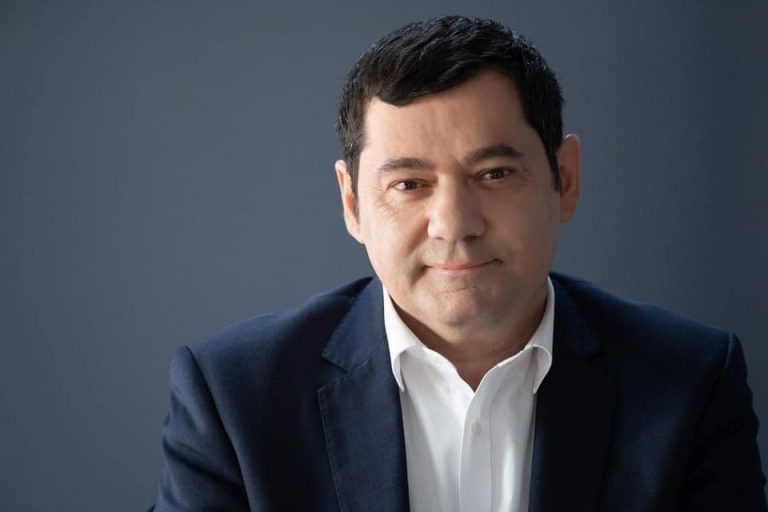 Επτά φορείς του ιδιωτικού τομέα ανταποκρίθηκαν στο κάλεσμα του Δημάρχου Λυκόβρυσης- Πεύκης  για την παροχή tablets στους μαθητές