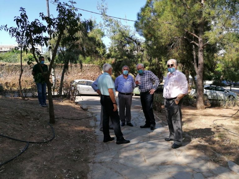 Αυτοψία του Δημάρχου Αμαρουσίου Θεόδωρου Αμπατζόγλου σε εργασίες αποψιλώσεων στην περιοχή της Αγίας Φιλοθέης – Δήμος Αμαρουσίου