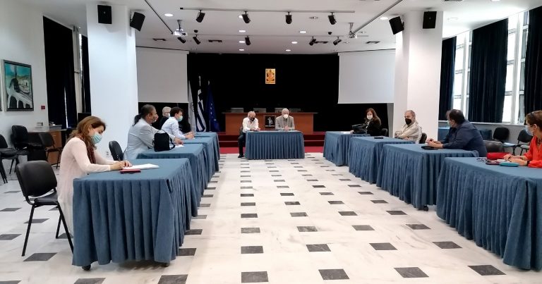 Παρουσία του Δημάρχου Αμαρουσίου Θ. Αμπατζόγλου η συνάντηση εργασίας στο Δημαρχείο για τη μετεγκατάσταση του 6ου Λυκείου – Δήμος Αμαρουσίου