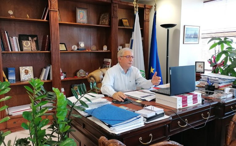 3 καίριες προτάσεις του Δημάρχου Αμαρουσίου και Αντιπροέδρου του ΙΤΑ Θ. Αμπατζόγλου για την ανάπτυξη των Δήμων κατά την παρέμβασή του στη διαδικτυακή ημερίδα με θέμα: «Οι Δήμοι ως φορείς συνοχής και ανθεκτικότητας στο Ταμείο Ανάκαμψης και στο νέο ΕΣΠΑ» – Δήμος Αμαρουσίου