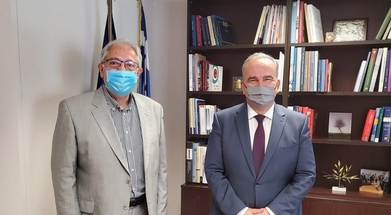 Συνάντηση του Δημάρχου Αμαρουσίου και Αντιπροέδρου ΙΤΑ Θ. Αμπατζόγλου με τον Αναπληρωτή Υπουργό Ανάπτυξης και Επενδύσεων Ν. Παπαθανάση – Δήμος Αμαρουσίου