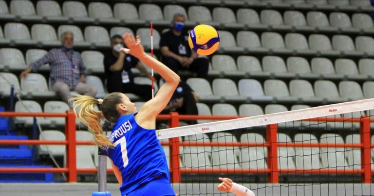 Θρίαμβος των Γυναικών, 3-0 την Ισπανία