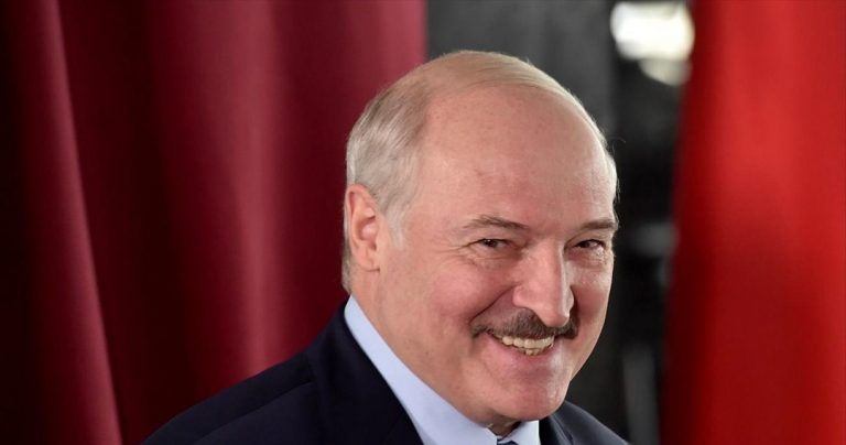 Γιατί να σταματήσει; Απομονωμένος, προκλητικός και δυνατός ο Λουκασένκο