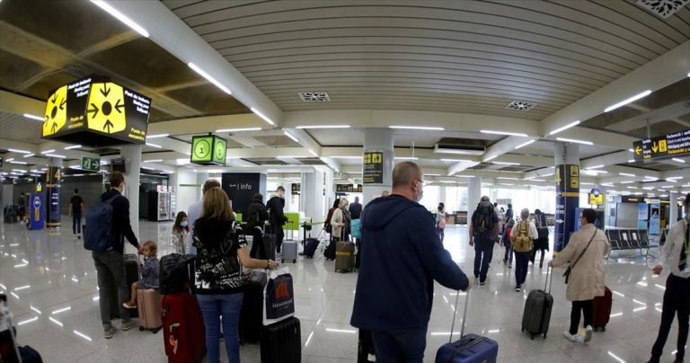 Είσοδος από τις 7 Ιουνίου «σε όλα τα εμβολιασμένα άτομα», ανεξαρτήτως χώρας προέλευσης
