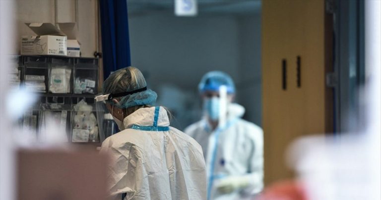 Αντισώματα 8 μήνες μετά τη λοίμωξη σε όσους νοσηλεύτηκαν
