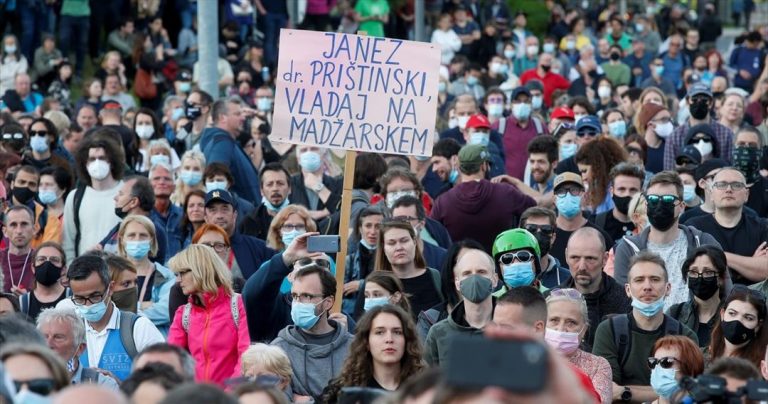 Στους δρόμους χιλιάδες Σλοβένοι με αίτημα την παραίτηση του πρωθυπουργού Γιάνσα        