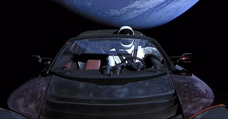 Το επόμενο Tesla Roadster θα είναι πυραυλοκίνητο