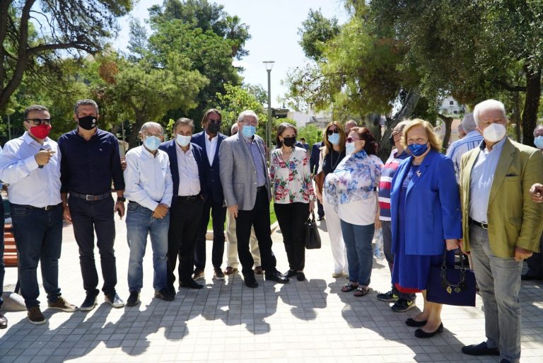 Τη νέα ανακαινισμένη πλατεία Ηρώων που αναβαθμίζει το περιβάλλον και την αισθητική της πόλης παρέδωσε στους πολίτες ο Δήμαρχος Αμαρουσίου Θ. Αμπατζόγλου – Δήμος Αμαρουσίου