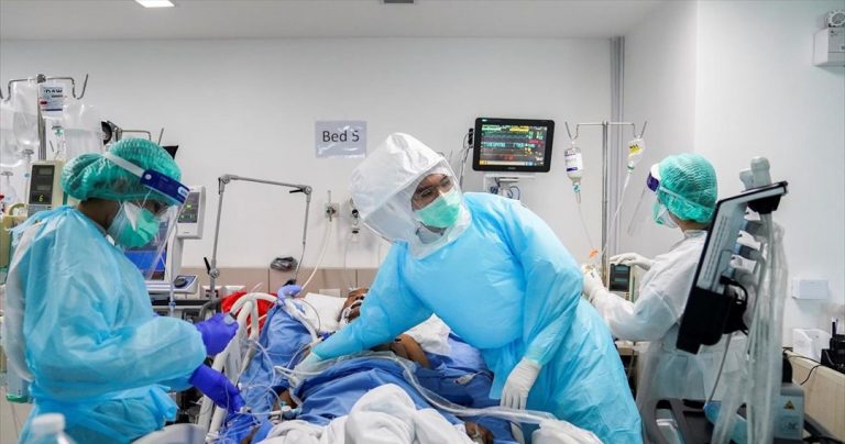 Νέο τραγικό ρεκόρ 53 θανάτων- Σχεδόν 4.800 κρούσματα σε 24 ώρες