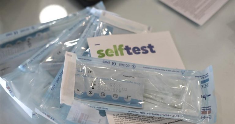 Συνέχιση διάθεσης δωρεάν self tests για Ιούλιο και Αύγουστο ζήτησε από τον ΠΦΣ το υπ. Υγείας