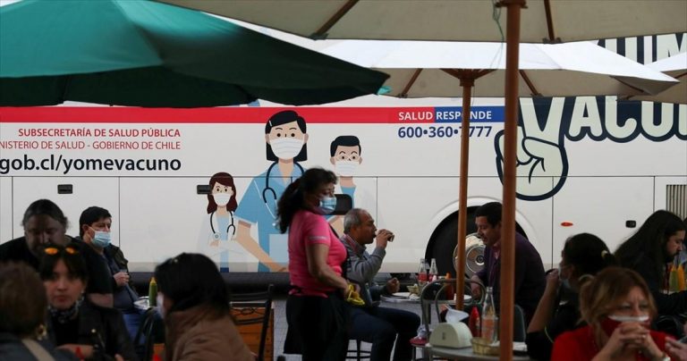 Με το 48% του πληθυσμού εμβολιασμένο, ραγδαία αύξηση των κρουσμάτων