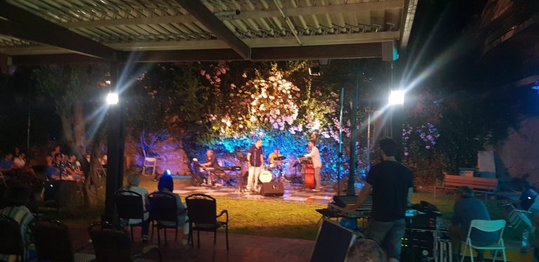 Εντυπωσίασε η Συναυλία jazz με τους Louis Armstrong Tribute Band στον κήπο της Βορέειου Βιβλιοθήκης – Δήμος Αμαρουσίου