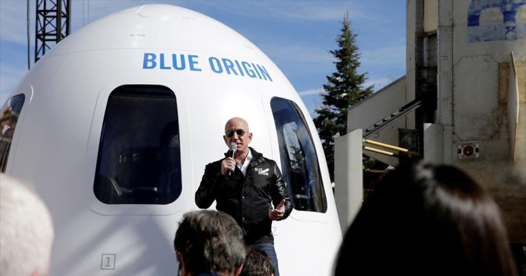 Blue Origin: 18χρονος στο παρθενικό ταξίδι του διαστημόπλοιου με τον Τζεφ Μπέζος