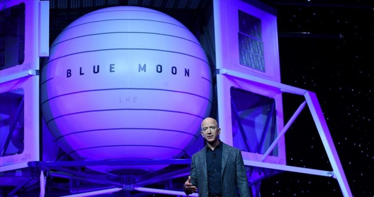 Blue Origin: Σκληρή εκπαίδευση για τον Μπέζος – Ποιοι θα πετάξουν μαζί του στο διάστημα την Τρίτη