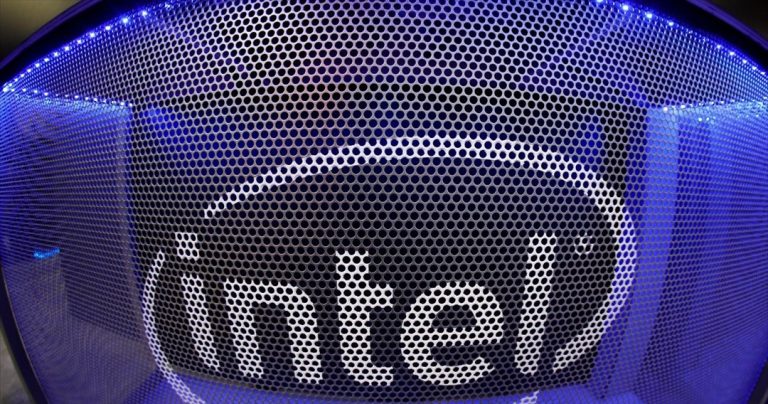 Έλλειψη τσιπ δύο ετών προβλέπει η Intel