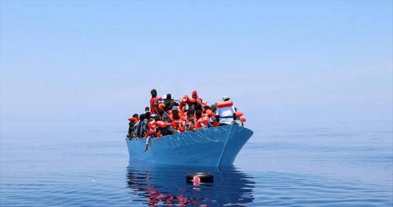 Το λιμενικό διέσωσε 88 μετανάστες που επιχείρησαν να διαπλεύσουν τη Μάγχη
