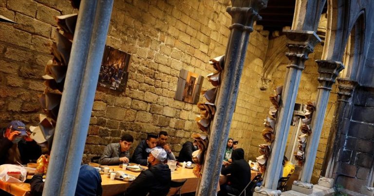 Νέοι περιορισμοί για να αναχαιτιστεί η έξαρση των κρουσμάτων