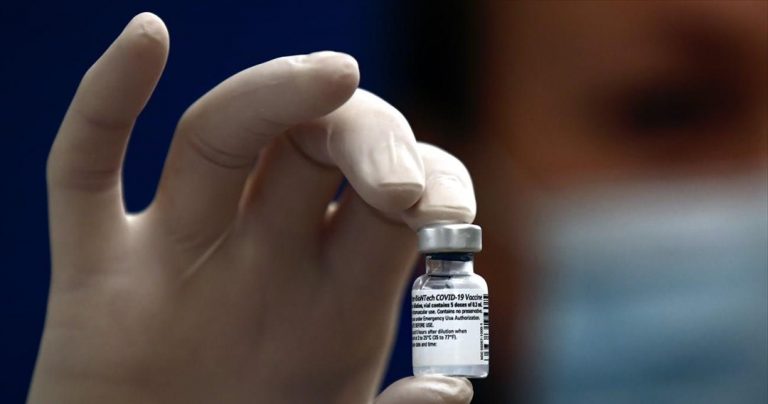 Πόσο πιθανό είναι να νοσήσει βαριά ένας εμβολιασμένος;