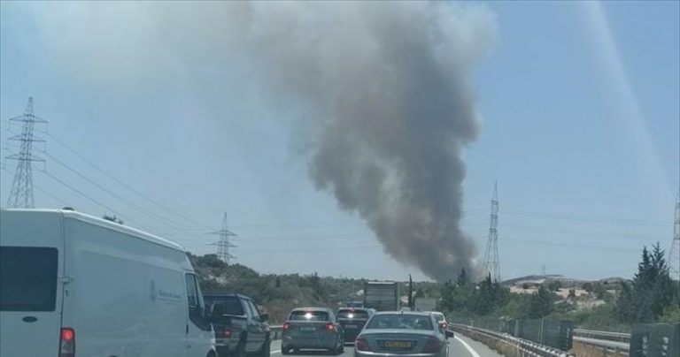 Τρία πύρινα μέτωπα σε πλήρη εξέλιξη- Επιχειρούν επίγεια και εναέρια μέσα