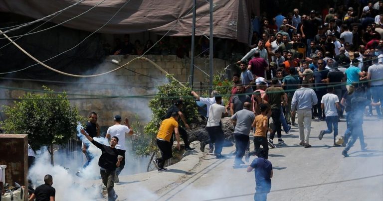 Σχεδόν 270 άνθρωποι τραυματίστηκαν σε συγκρούσεις με τον Ισραηλινό στρατό στη Δυτική Όχθη