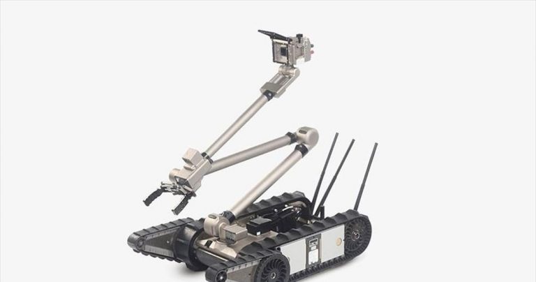 Ρομπότ και drone αναζητούν επιζώντες στο κτίριο που κατέρρευσε στη Φλόριντα