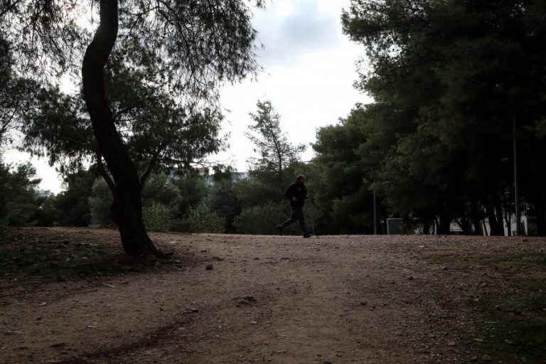 Φωτιές: Για δύο κακουργήματα κατηγορείται ο 47χρονος που συνελήφθη στην Πετρούπολη για εμπρησμό