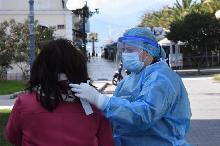 Άνοιγμα σχολείων: Δύο τεστ και από… την τσέπη τους για εκπαιδευτικούς και φοιτητές που είναι ανεμβολίαστοι