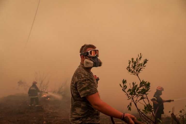 Φωτιές: 6.000 ευρώ σε όσους τραυματίστηκαν, τι προβλέπεται για τις θέσεις εργασίας