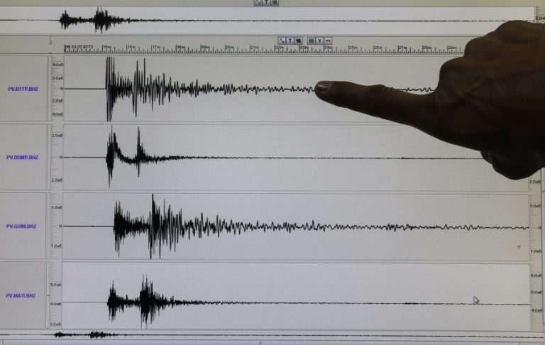Σεισμός τώρα κοντά στην Κόρινθο αισθητός και στην Αθήνα