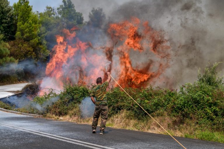 ΕΣΗΕΑ: «Προβληματισμός για τη στάση της Αστυνομίας στο επεισόδιο κατά εργαζομένων του OPEN»