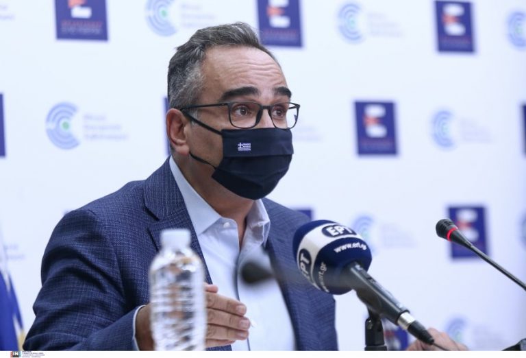 Κοντοζαμάνης: Ο νόμος για τους ανεμβολίαστους θα εφαρμοστεί