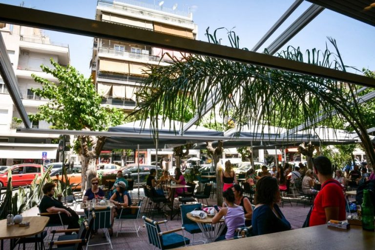 Κορονοϊός: Αυτά είναι τα νέα μέτρα που θα ανακοινωθούν την Τρίτη (24/8) για τους ανεμβολίαστους – Ποιοι θα κάνουν την 3η δόση