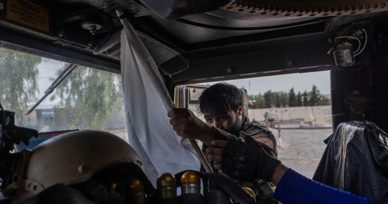 Οι Ταλιμπάν υπεύθυνοι για τη χθεσινή επίθεση εναντίον της οικίας του υπ. Άμυνας
