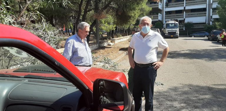 Εργασίες καθαριότητας αποψιλώσεων και φυτεύσεων στο Μαρούσι – Οι δυνάμεις του Δήμου μόνιμα σε επιφυλακή – άμεση η επέμβασή τους στη φωτιά του διατηρητέου “Βίλα Λουμίδη” – Δήμος Αμαρουσίου