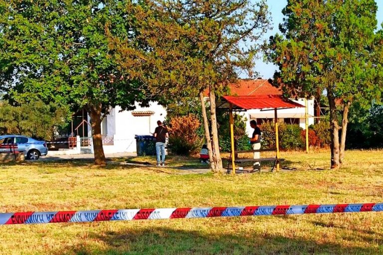 Άγριο έγκλημα στις Σέρρες: Νεκρός 20χρονος μετά από μαχαίρωμα σε πλατεία της πόλης (εικόνες)