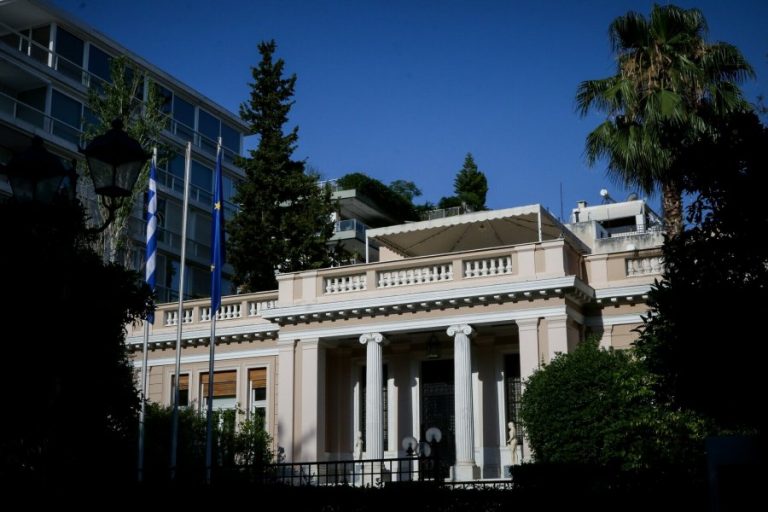 Αγωνία τέλος: Στις 11:00 o ανασχηματισμός